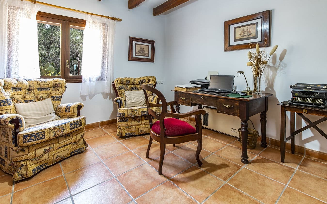 4 makuuhuone Maalaistalo myytävänä paikassa Alaro mukana uima-altaan 
autotalli - 1 250 000 € (Ref: 9528883)