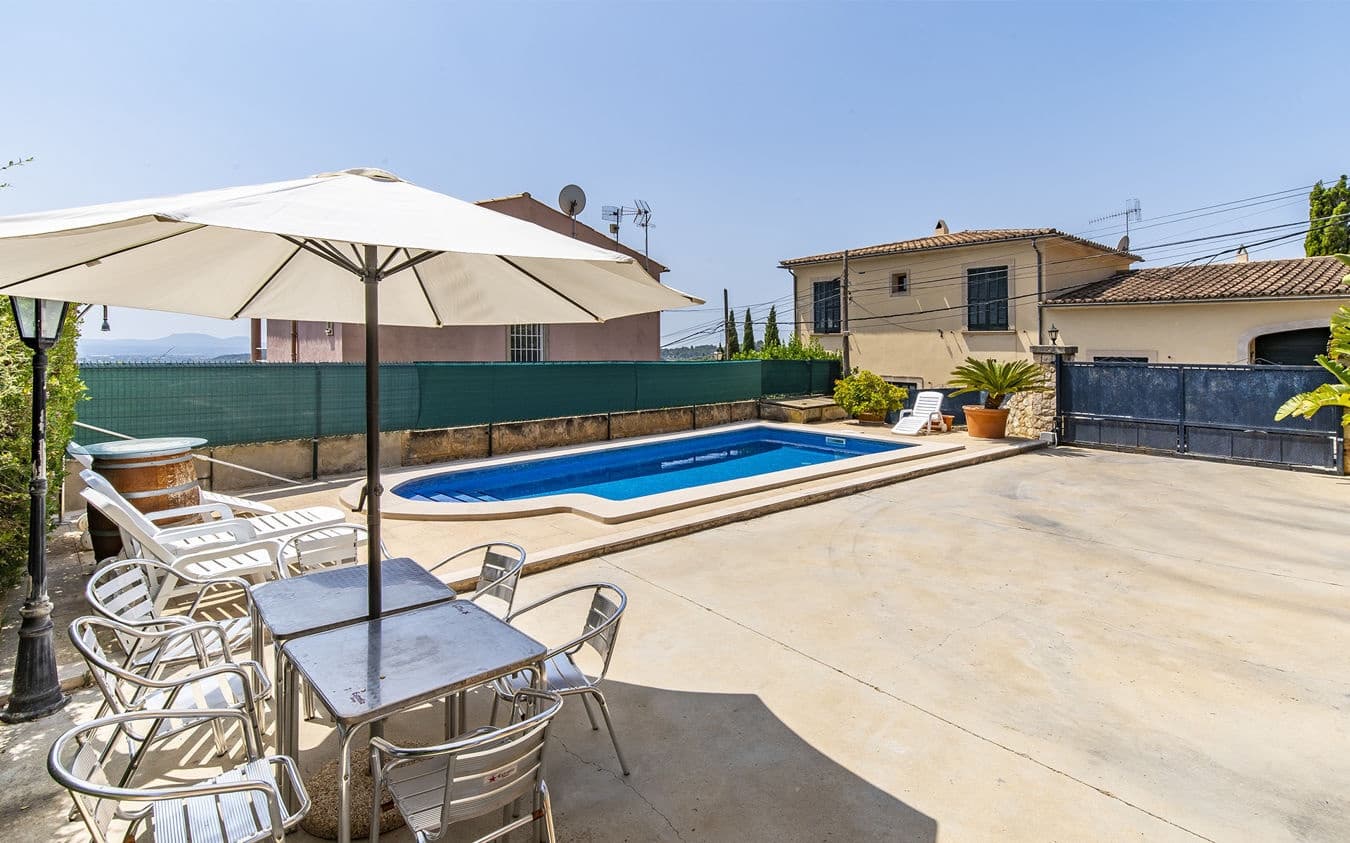 4 makuuhuone Maalaistalo myytävänä paikassa Alaro mukana uima-altaan 
autotalli - 1 250 000 € (Ref: 9528883)