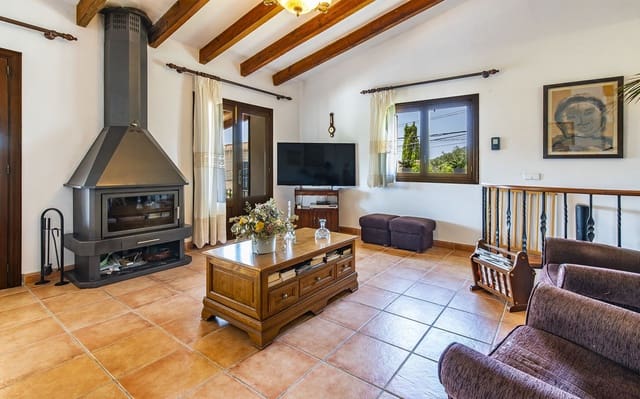 4 soveværelse Finca/Landehus til salg i Alaró med swimmingpool garage - € 1.250.000 (Ref: 9528883)