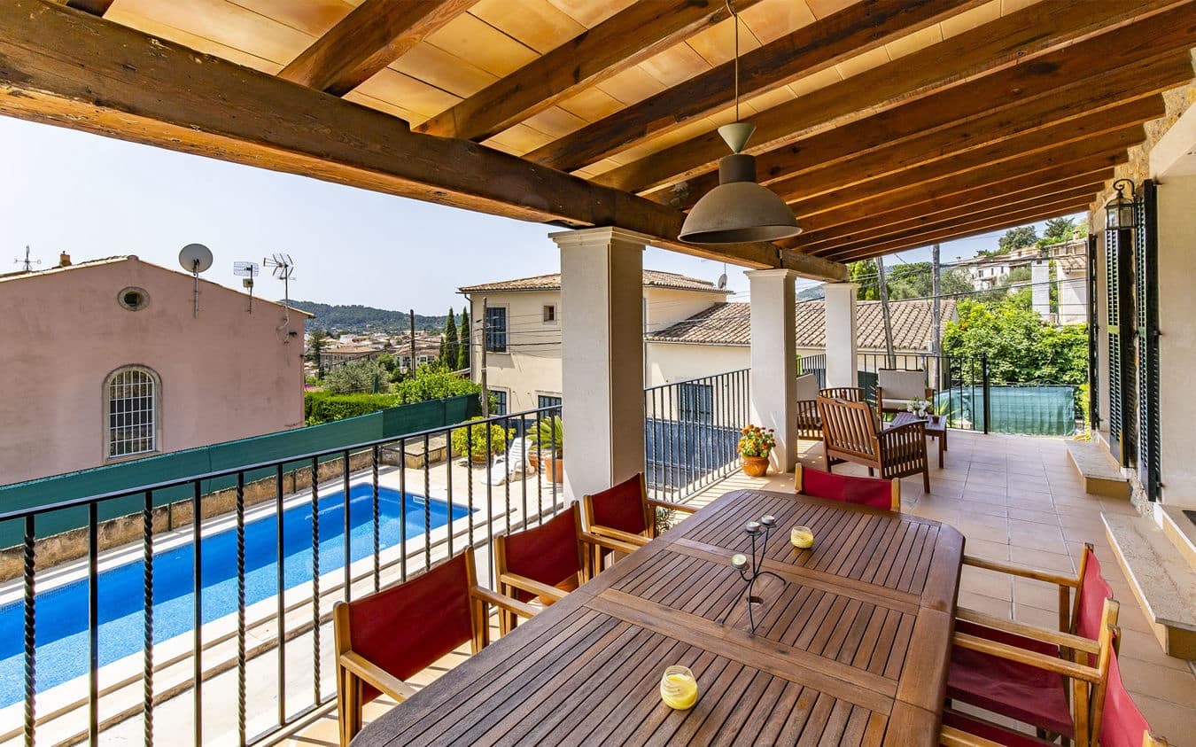 4 makuuhuone Maalaistalo myytävänä paikassa Alaro mukana uima-altaan 
autotalli - 1 250 000 € (Ref: 9528883)