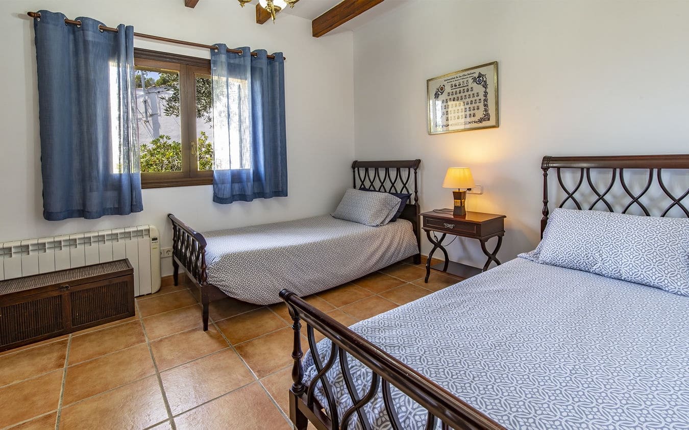 4 makuuhuone Maalaistalo myytävänä paikassa Alaro mukana uima-altaan 
autotalli - 1 250 000 € (Ref: 9528883)