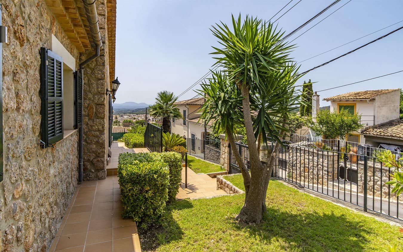 4 makuuhuone Maalaistalo myytävänä paikassa Alaro mukana uima-altaan 
autotalli - 1 250 000 € (Ref: 9528883)