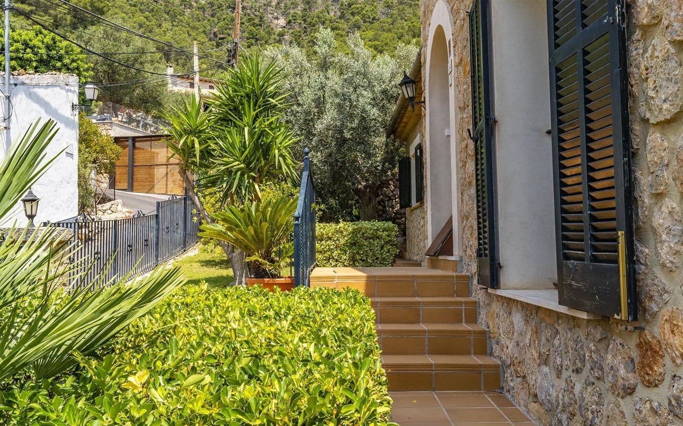 4 makuuhuone Maalaistalo myytävänä paikassa Alaro mukana uima-altaan 
autotalli - 1 250 000 € (Ref: 9528883)