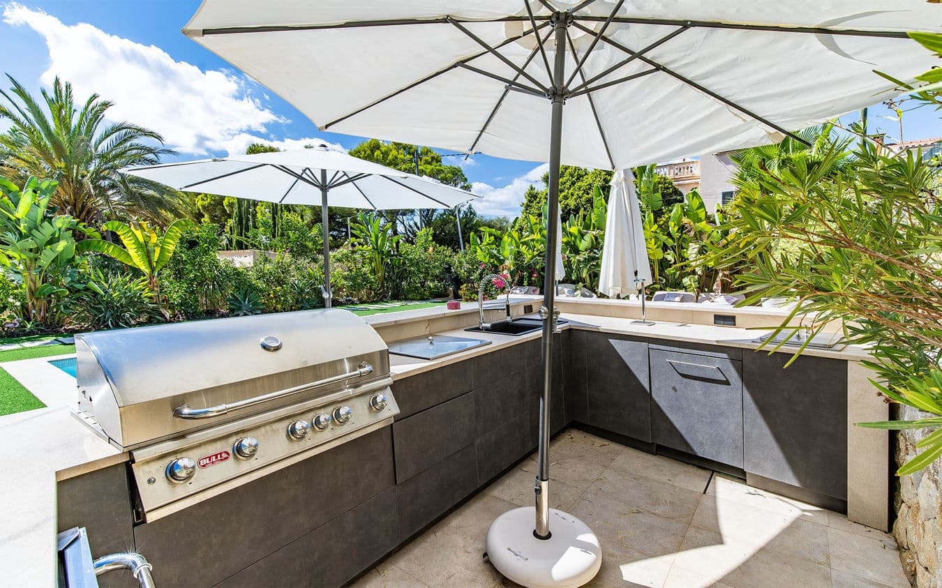 5 slaapkamer Villa te koop in Bendinat met zwembad garage - € 6.500.000 (Ref: 9532638)