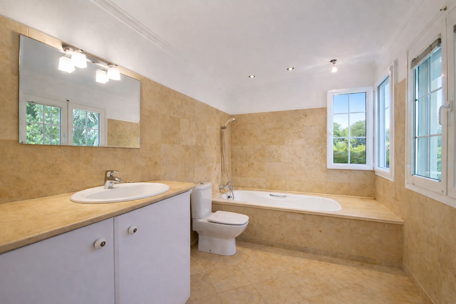 4 soveværelse Finca/Landehus til salg i Llucmajor med swimmingpool garage - € 1.650.000 (Ref: 9532835)