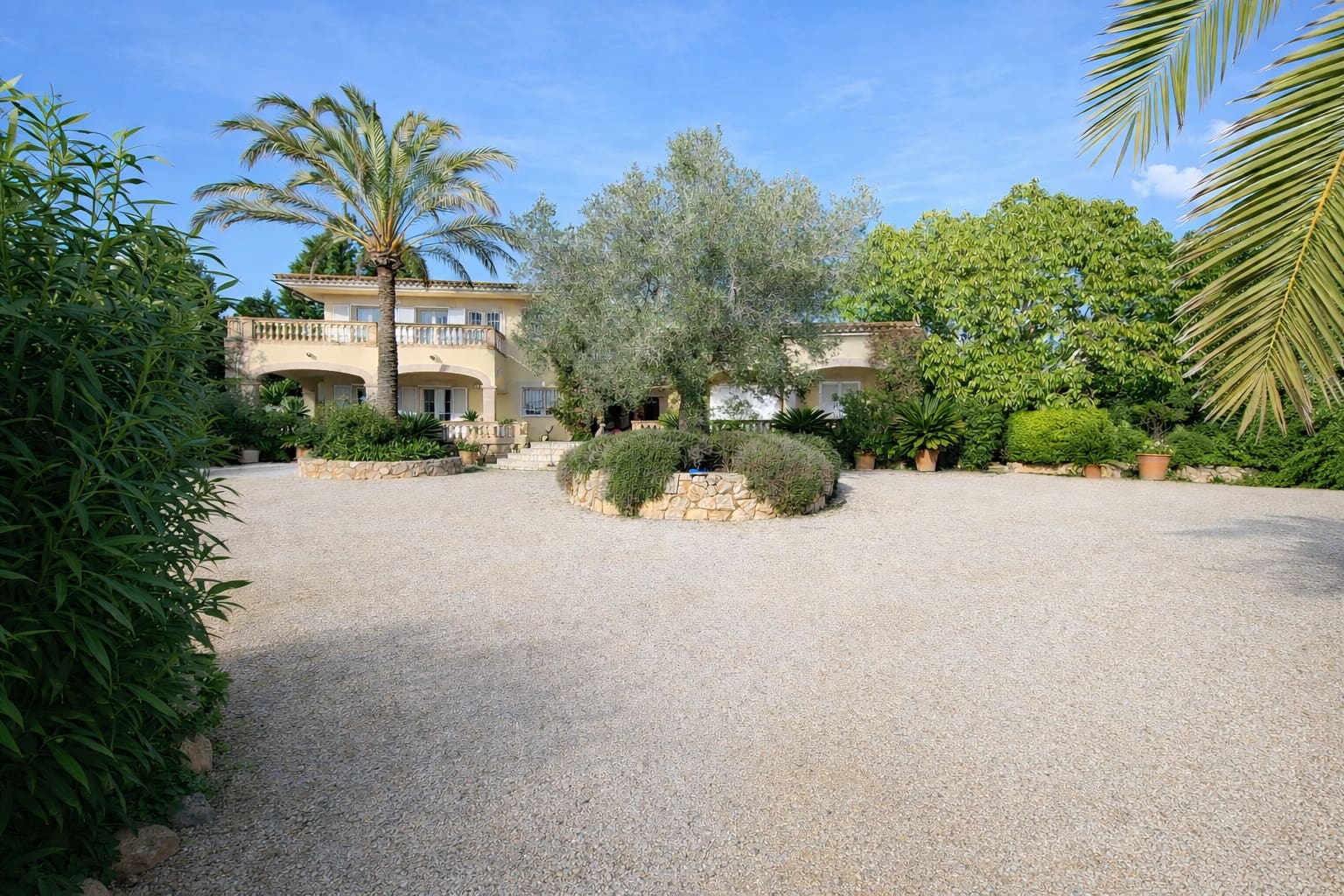 4 soveværelse Finca/Landehus til salg i Llucmajor med swimmingpool garage - € 1.650.000 (Ref: 9532835)