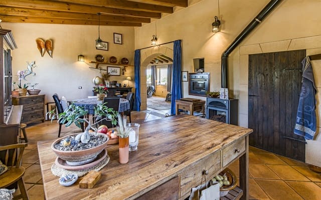 3 soverom Finca/Herregård til salgs i Sencelles med svømmebasseng garasje - € 895 000 (Ref: 9534932)