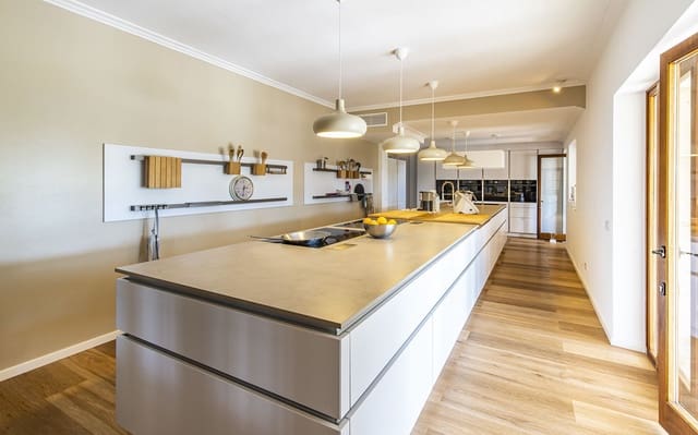 10 slaapkamer Finca/Landhuis te koop in Llucmajor met zwembad garage - € 3.400.000 (Ref: 9534939)