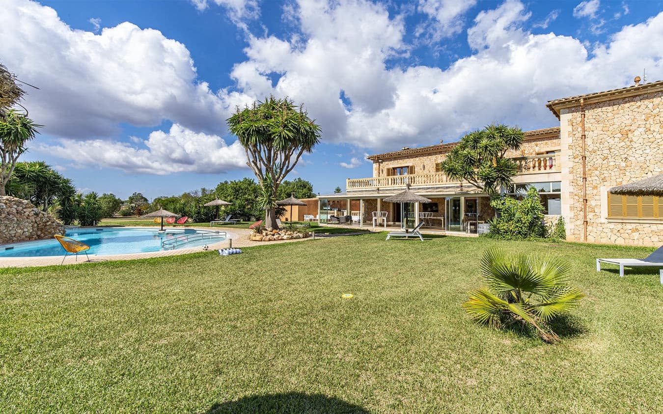 10 slaapkamer Finca/Landhuis te koop in Llucmajor met zwembad garage - € 3.400.000 (Ref: 9534939)