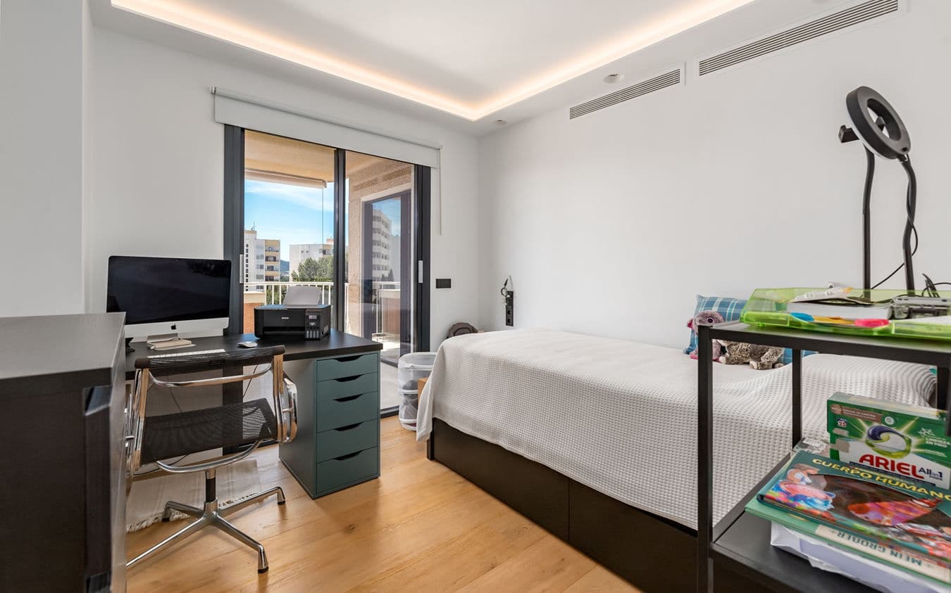 3 chambre Appartement à vendre à Portals Nous avec piscine garage - 1 990 000 € (Ref: 9534940)