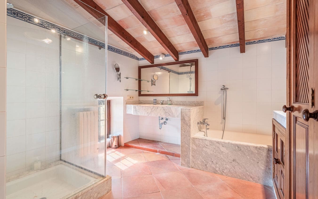 12 sypialnia Finka/Dom wiejski na sprzedaż w Pollensa / Pollenca z basenem garażem - 9 000 000 € (Ref: 9536872)