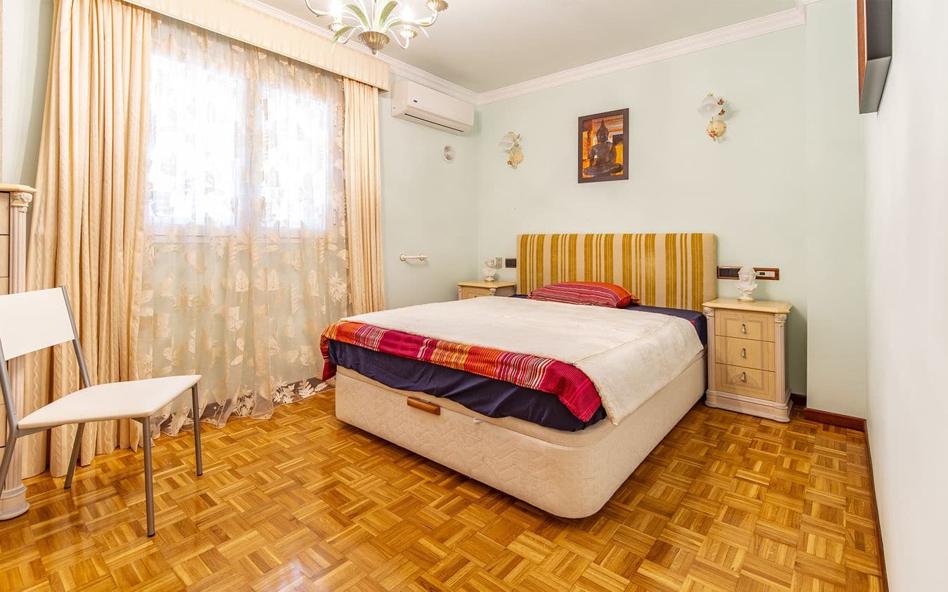 4 sypialnia Willa na sprzedaż w Badia Gran z basenem garażem - 3 850 000 € (Ref: 9537355)