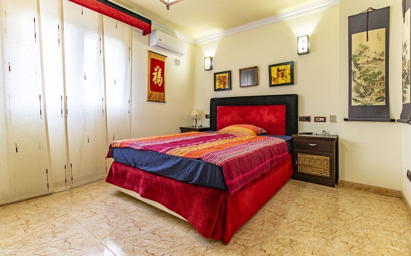 4 sypialnia Willa na sprzedaż w Badia Gran z basenem garażem - 3 850 000 € (Ref: 9537355)