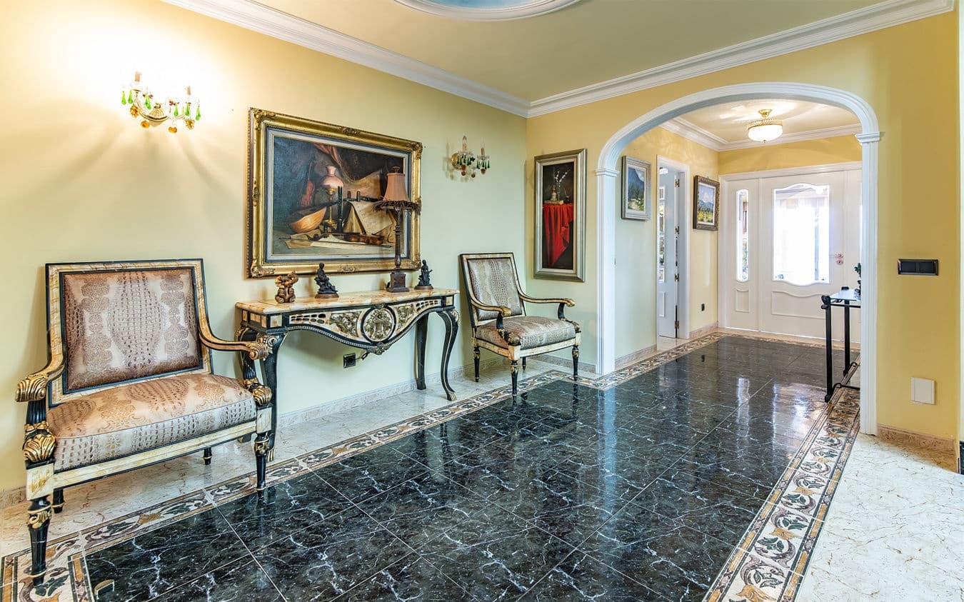 4 sypialnia Willa na sprzedaż w Badia Gran z basenem garażem - 3 850 000 € (Ref: 9537355)