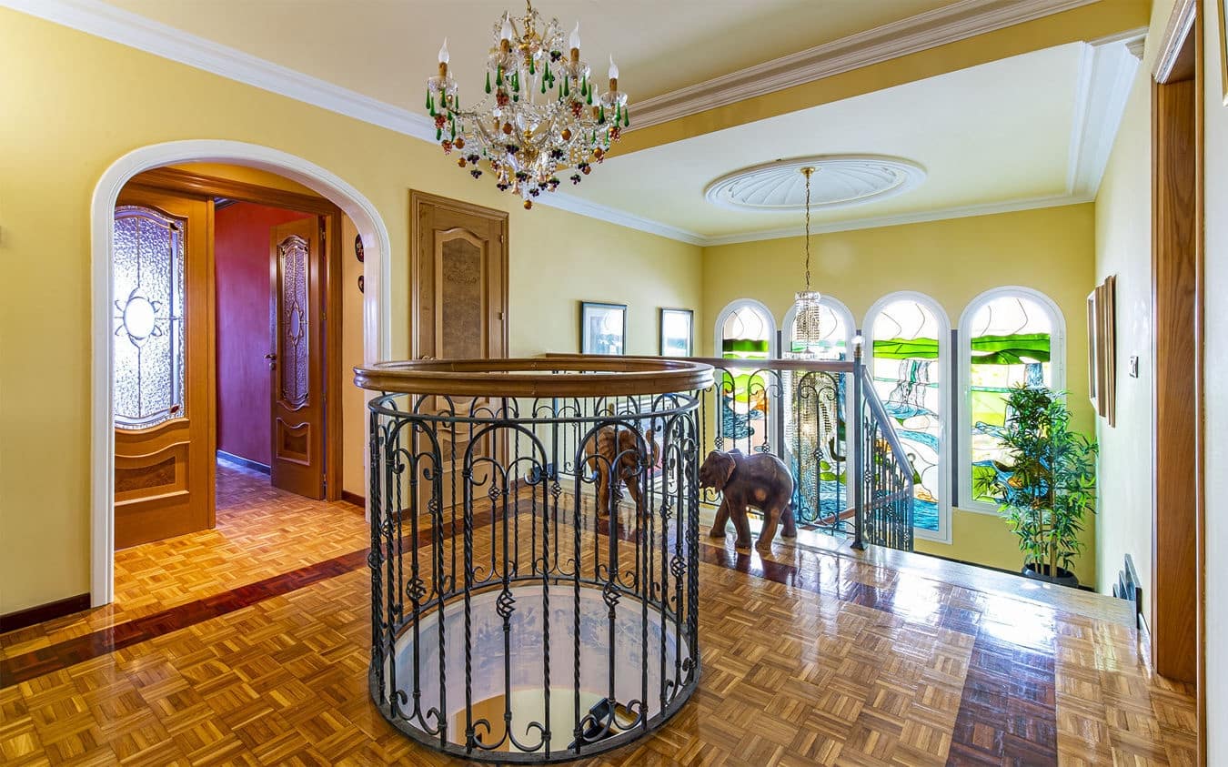 4 sypialnia Willa na sprzedaż w Badia Gran z basenem garażem - 3 850 000 € (Ref: 9537355)