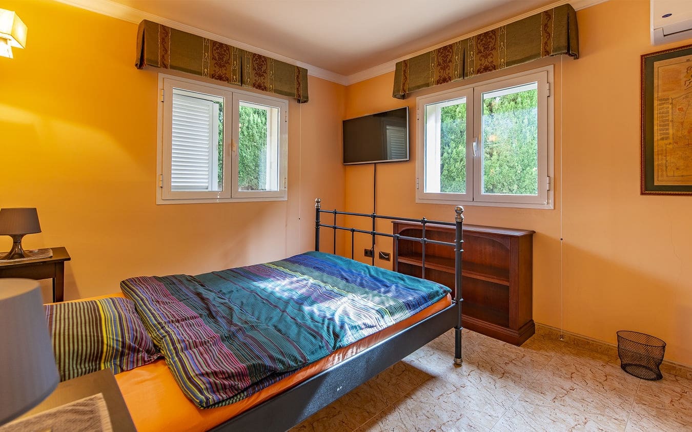 4 sypialnia Willa na sprzedaż w Badia Gran z basenem garażem - 3 850 000 € (Ref: 9537355)