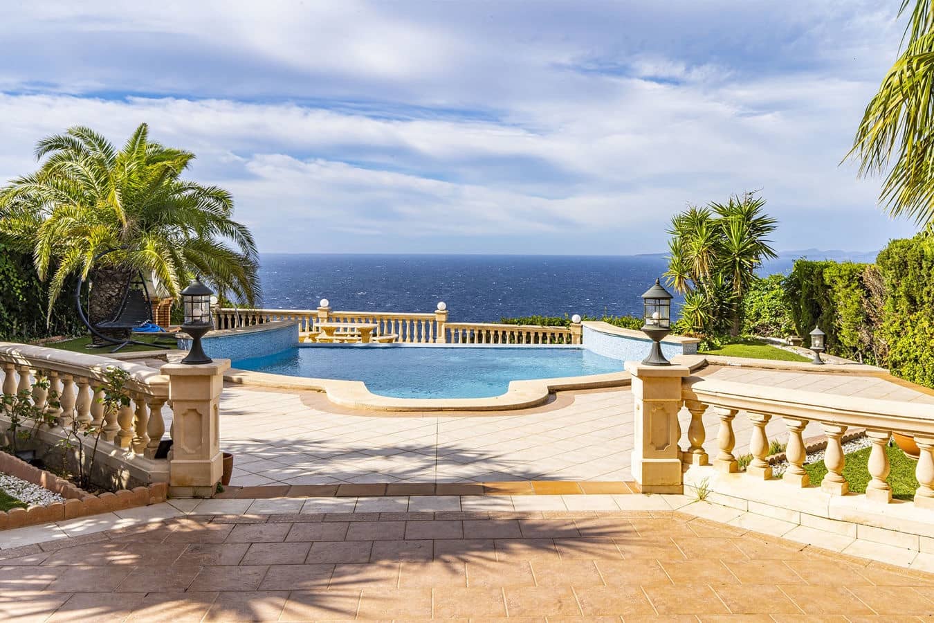 4 sypialnia Willa na sprzedaż w Badia Gran z basenem garażem - 3 850 000 € (Ref: 9537355)