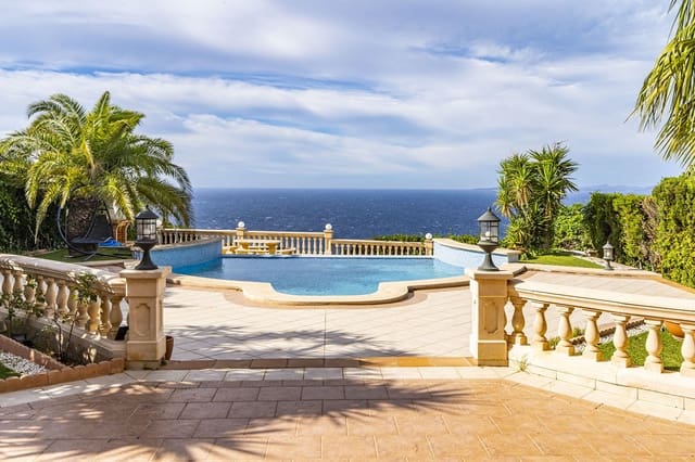 4 sypialnia Willa na sprzedaż w Badia Gran, Llucmajor z basenem garażem - 3 850 000 € (Ref: 9537355)