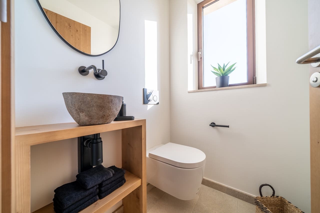 4 soveværelse Finca/Landehus til salg i Cala Llombards med swimmingpool garage - € 5.400.000 (Ref: 9537356)