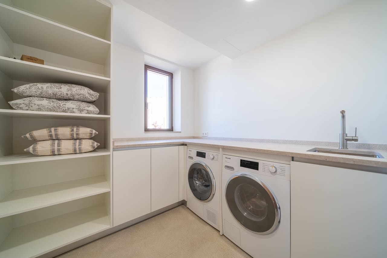 4 soveværelse Finca/Landehus til salg i Cala Llombards med swimmingpool garage - € 5.400.000 (Ref: 9537356)