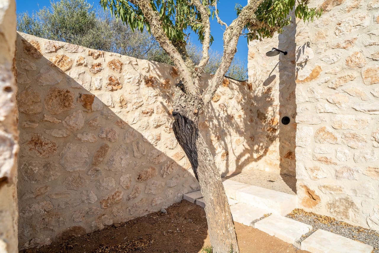 4 soveværelse Finca/Landehus til salg i Cala Llombards med swimmingpool garage - € 5.400.000 (Ref: 9537356)