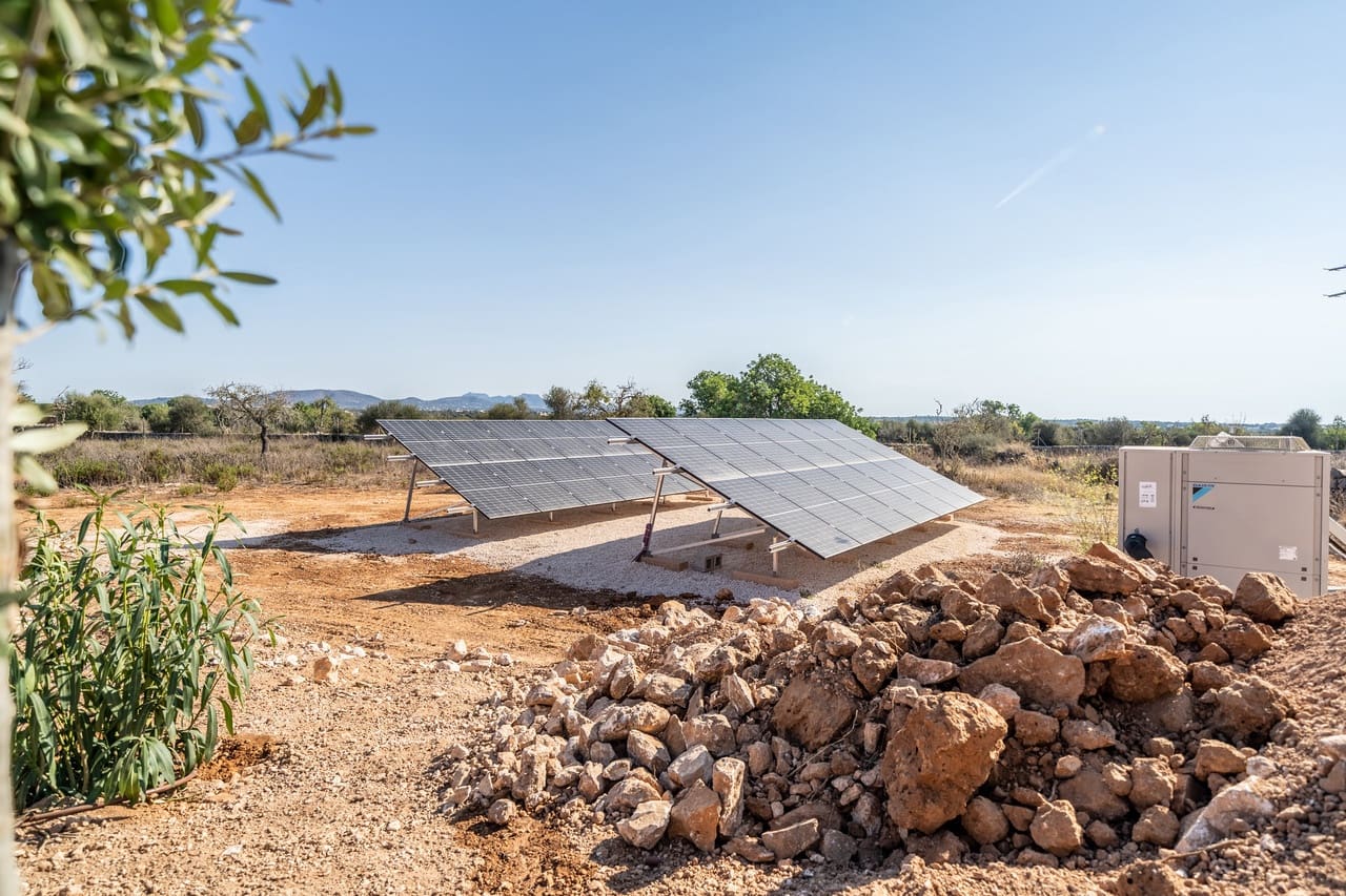 4 soveværelse Finca/Landehus til salg i Cala Llombards med swimmingpool garage - € 5.400.000 (Ref: 9537356)