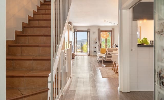 3 soveværelse Rækkehus til salg i Campanet med swimmingpool garage - € 585.000 (Ref: 9538895)