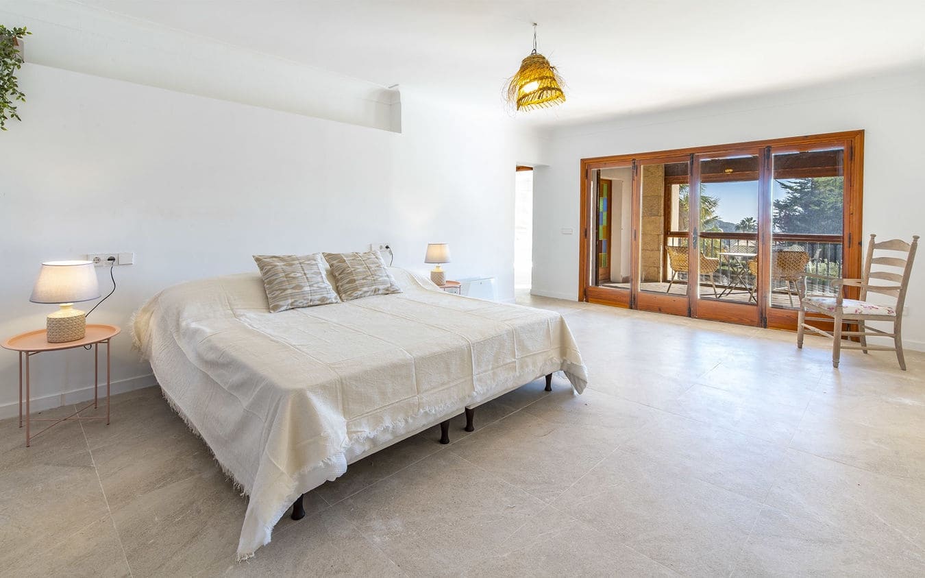 8 bedroom Villa for sale in Valldemosa with pool garage - € 2,750,000 (Ref: 9541838)