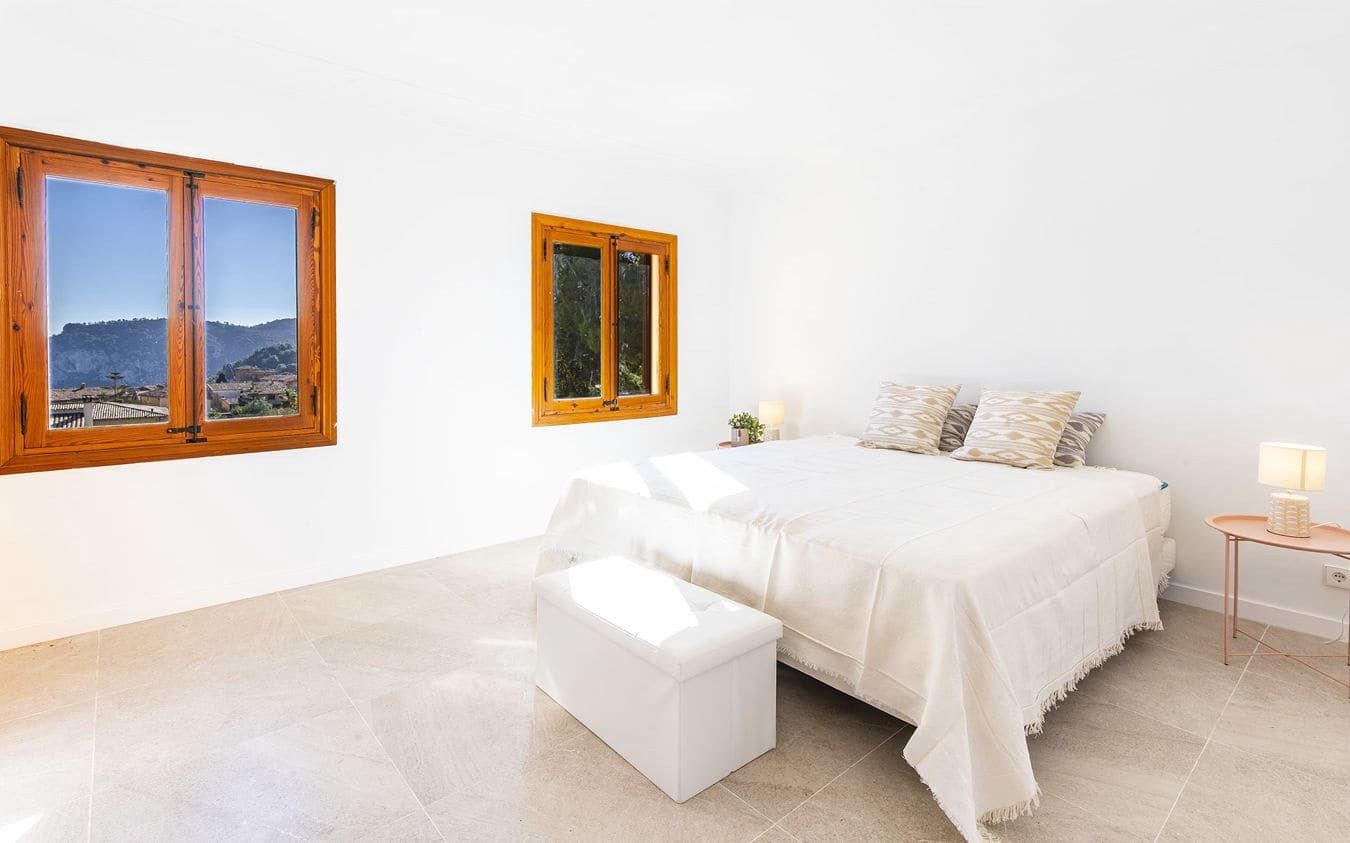 8 bedroom Villa for sale in Valldemosa with pool garage - € 2,750,000 (Ref: 9541838)