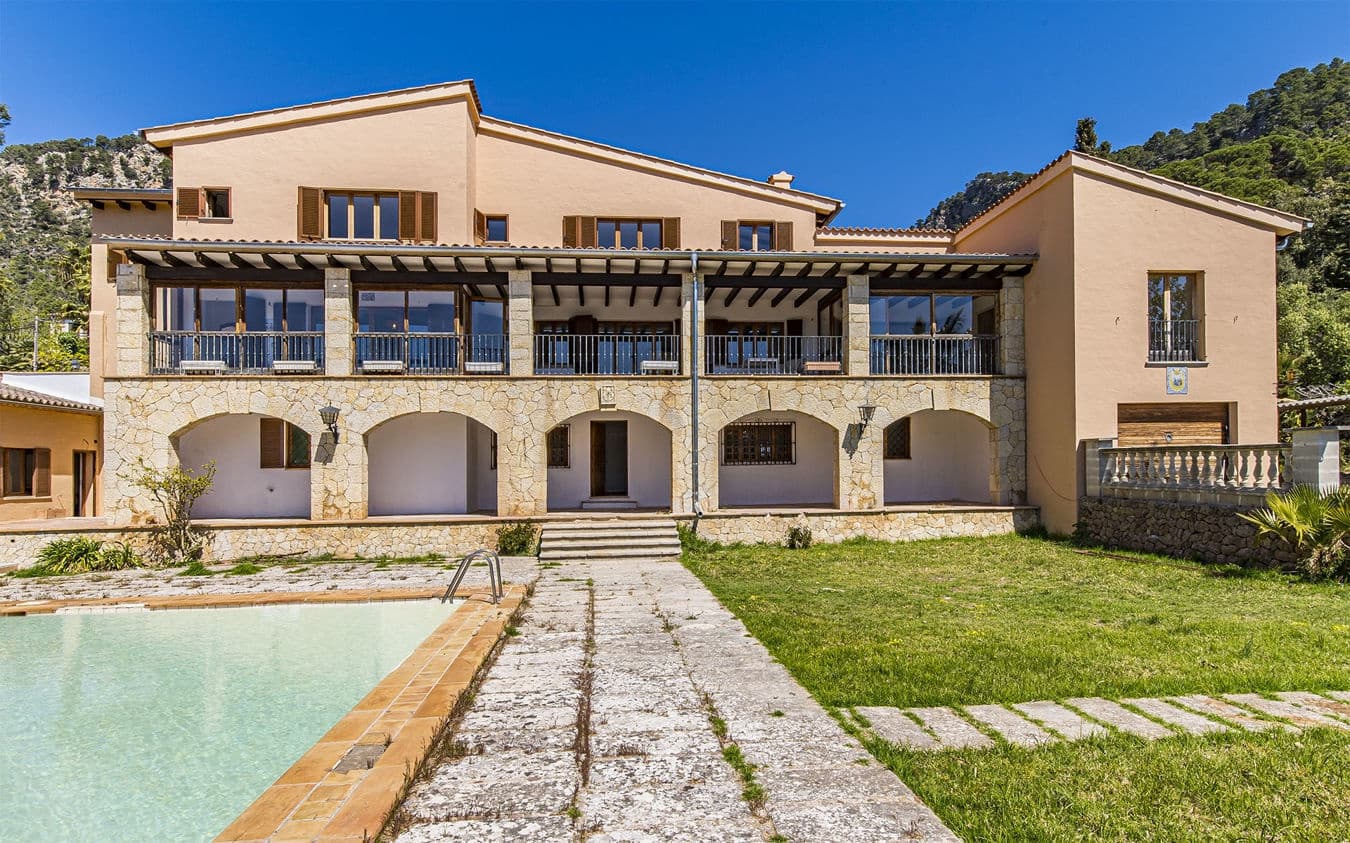 8 bedroom Villa for sale in Valldemosa with pool garage - € 2,750,000 (Ref: 9541838)