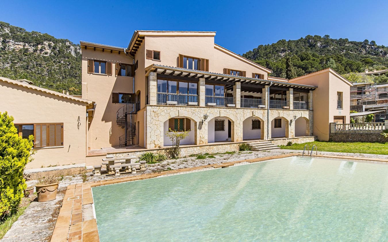 8 bedroom Villa for sale in Valldemosa with pool garage - € 2,750,000 (Ref: 9541838)