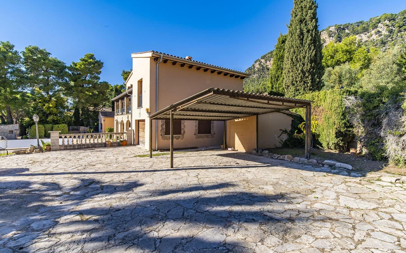 8 bedroom Villa for sale in Valldemosa with pool garage - € 2,750,000 (Ref: 9541838)