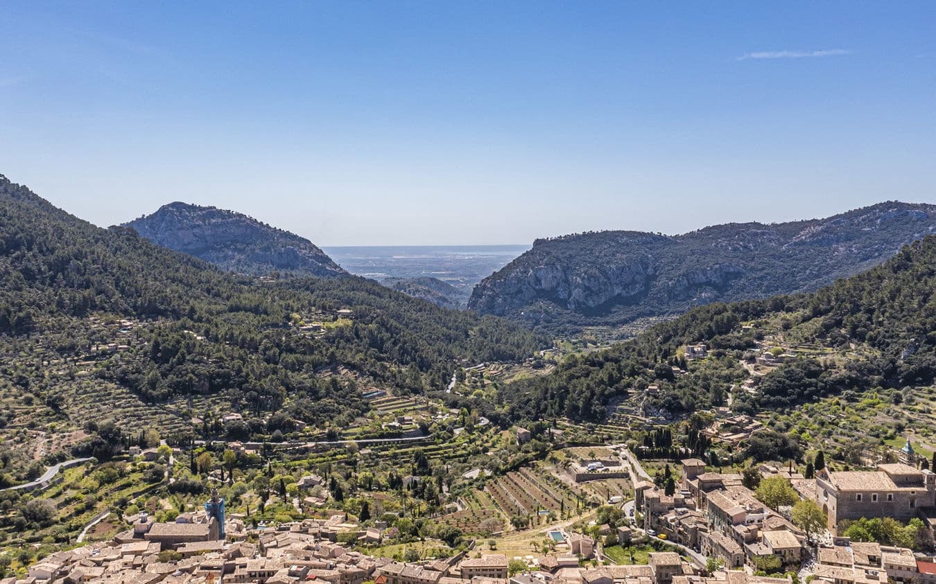 8 bedroom Villa for sale in Valldemosa with pool garage - € 2,750,000 (Ref: 9541838)