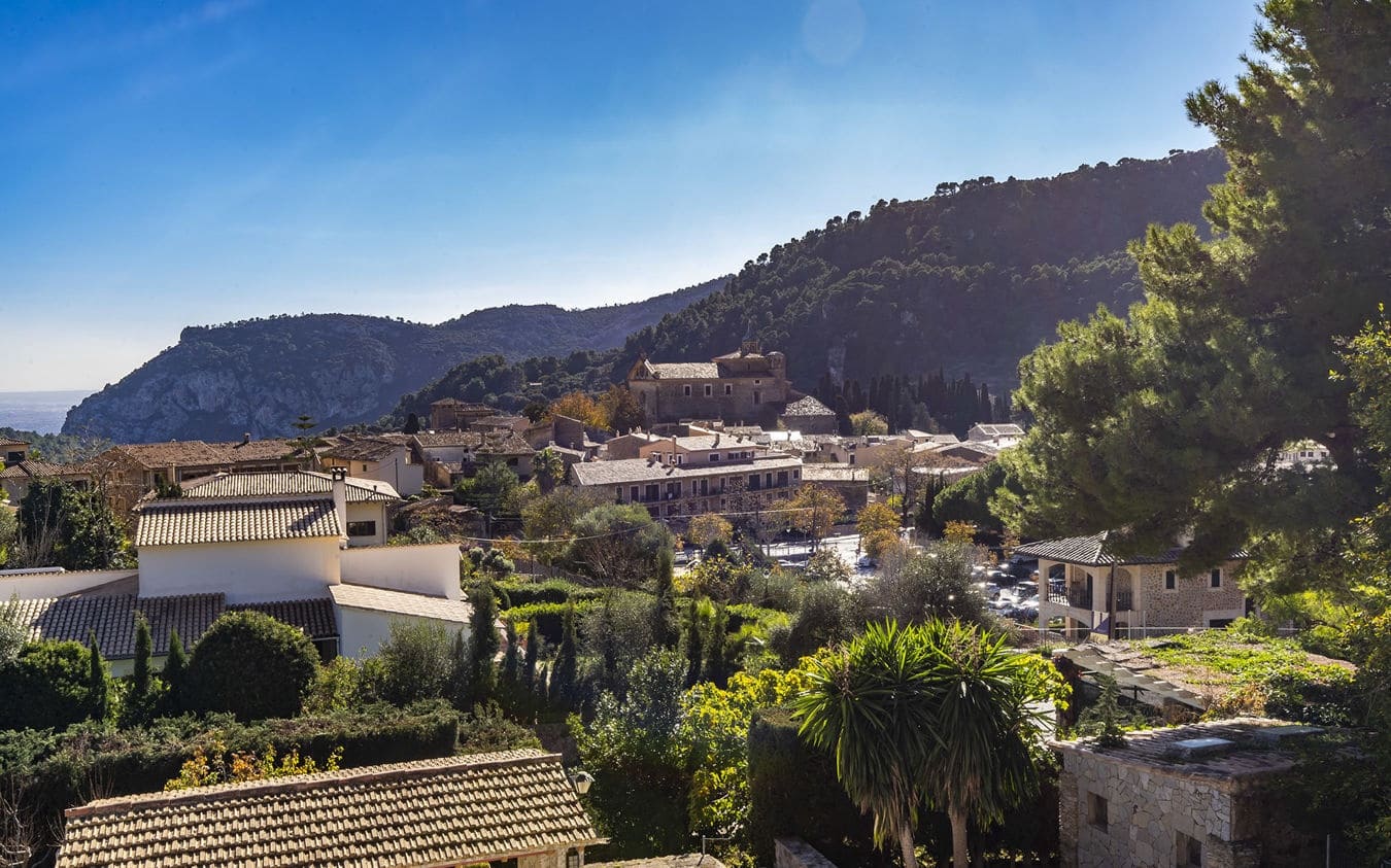 8 bedroom Villa for sale in Valldemosa with pool garage - € 2,750,000 (Ref: 9541838)