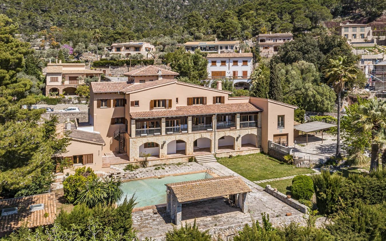 8 bedroom Villa for sale in Valldemosa with pool garage - € 2,750,000 (Ref: 9541838)