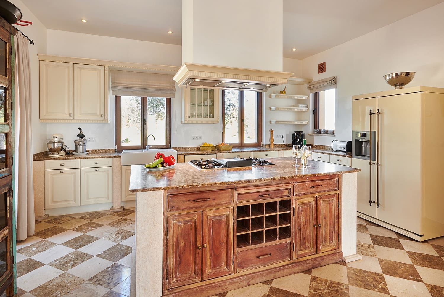 7 chambre Finca/Maison de Campagne à vendre à Cala Murada avec piscine garage - 3 650 000 € (Ref: 9546971)