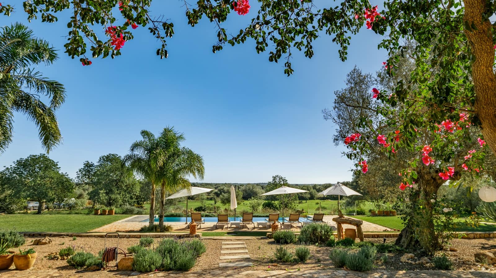 3 soveværelse Finca/Landehus til salg i Ses Salines med swimmingpool garage - € 1.950.000 (Ref: 9558369)