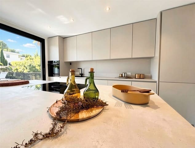 4 Zimmer Villa zu verkaufen in Santa Ponsa, Calvià mit Pool Garage - 2.950.000 € (Ref: 9569422)