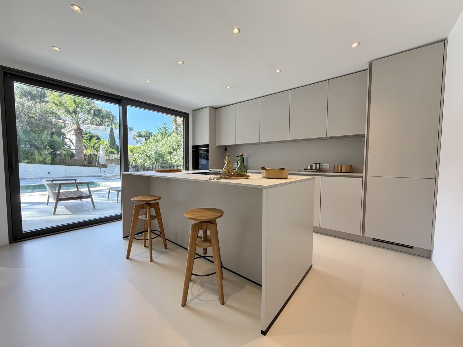 4 slaapkamer Villa te koop in Santa Ponsa met zwembad garage - € 2.950.000 (Ref: 9569422)