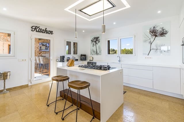 4 chambre Finca/Maison de Campagne à vendre à Llucmajor avec piscine garage - 3 500 000 € (Ref: 9571929)