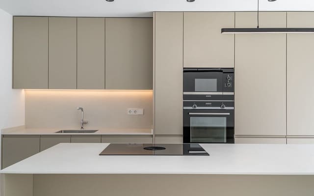 4 slaapkamer Appartement te koop in Puerto de Soller / Port de Soller, Sóller - € 1.225.000 (Ref: 9571930)