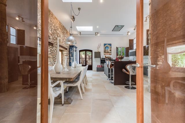 Chalet de 6 habitaciones en Calvià Pueblo, Calvià en venta con piscina garaje - 3.800.000 € (Ref: 9571933)