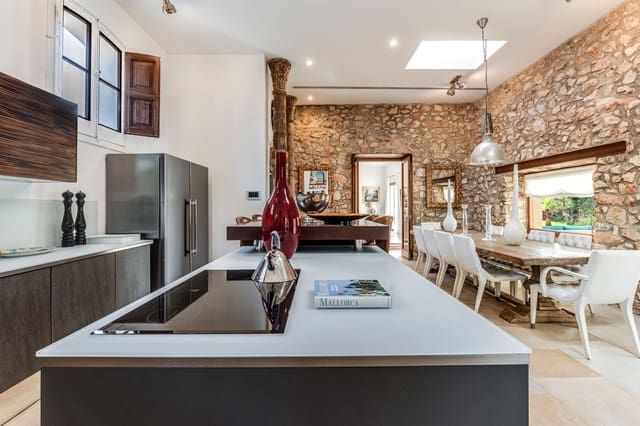 Chalet de 6 habitaciones en Calvià Pueblo, Calvià en venta con piscina garaje - 3.800.000 € (Ref: 9571933)