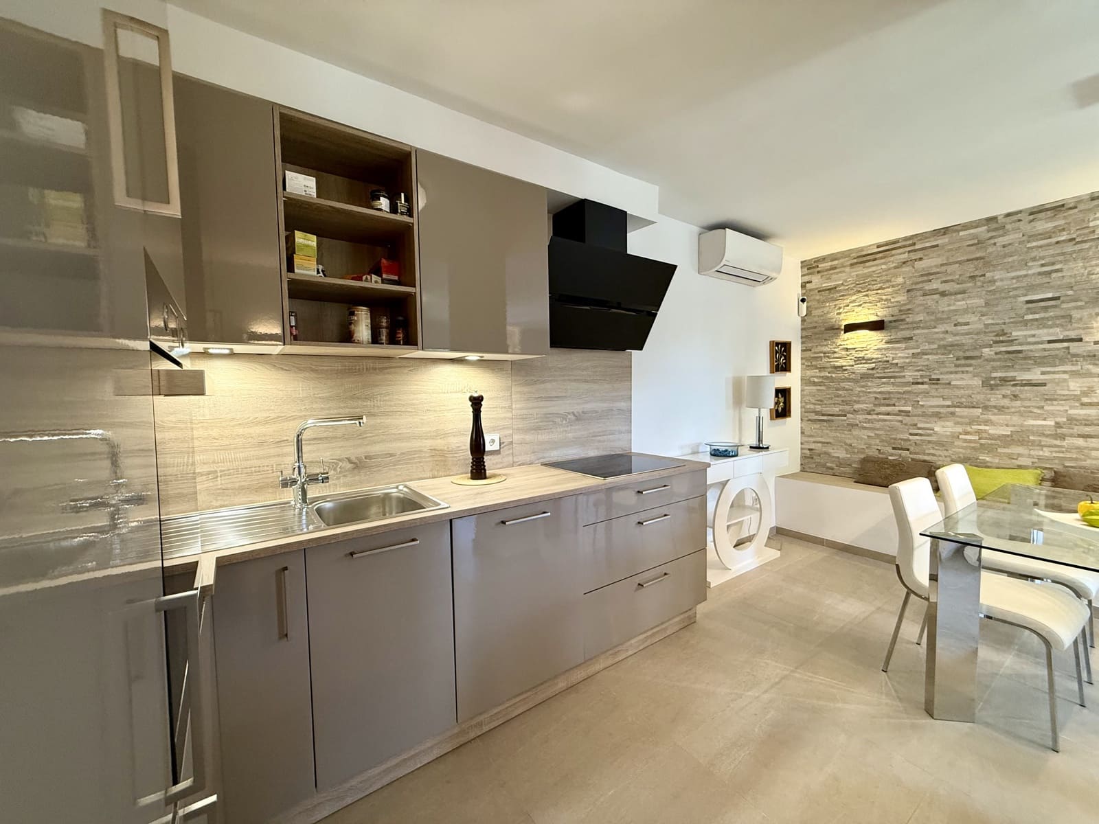 2 sypialnia Apartament na sprzedaż w Costa de la Calma z basenem - 645 000 € (Ref: 9572221)