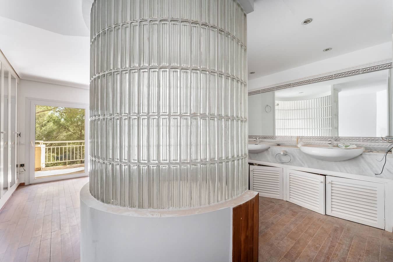 4 sypialnia Apartament na sprzedaż w Bendinat z basenem garażem - 1 390 000 € (Ref: 9579143)