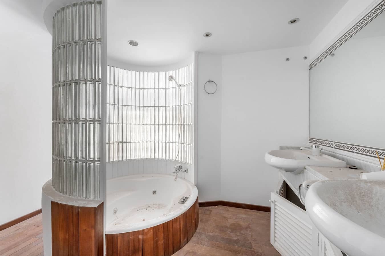 4 sypialnia Apartament na sprzedaż w Bendinat z basenem garażem - 1 390 000 € (Ref: 9579143)