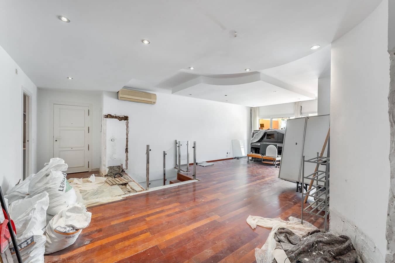 4 sypialnia Apartament na sprzedaż w Bendinat z basenem garażem - 1 390 000 € (Ref: 9579143)