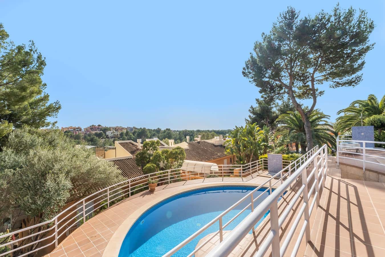 4 sypialnia Apartament na sprzedaż w Bendinat z basenem garażem - 1 390 000 € (Ref: 9579143)