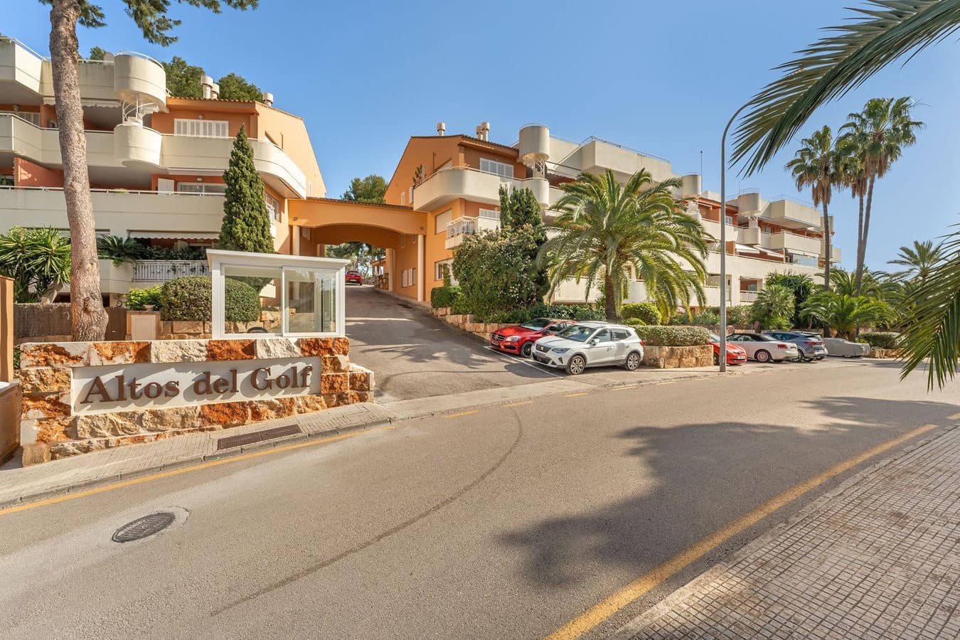 4 sypialnia Apartament na sprzedaż w Bendinat z basenem garażem - 1 390 000 € (Ref: 9579143)