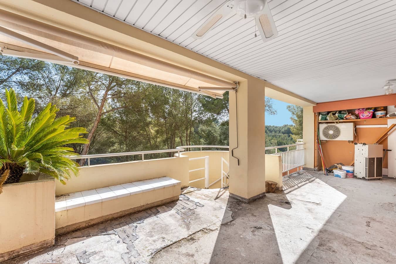 4 sypialnia Apartament na sprzedaż w Bendinat z basenem garażem - 1 390 000 € (Ref: 9579143)